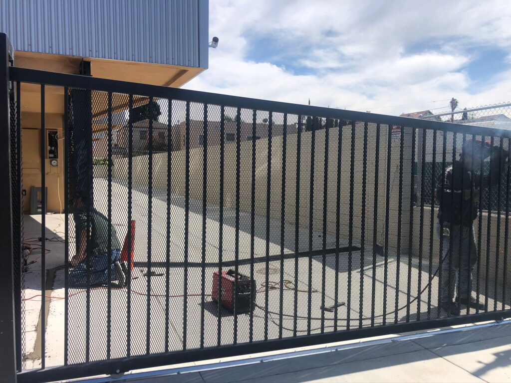Fences Installation and Repair in Hollywood Hills