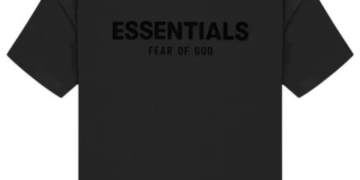 Essentials T-Shirt: Where Minimal Design Meets Modern Streetwear Culture